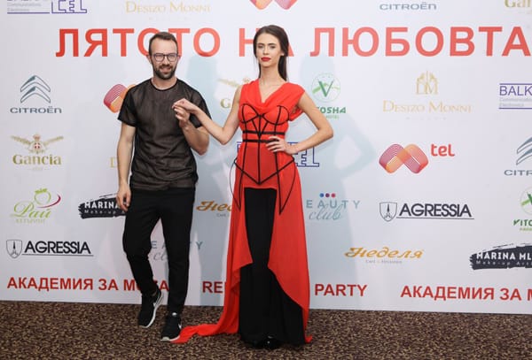 12 ЗЛАТНИ ИГЛИ ПОКАЗАХА СВОИТЕ МОДНИ ПРЕДЛОЖЕНИЯ  ЗА „ЛЯТОТО НА ЛЮБОВТА“